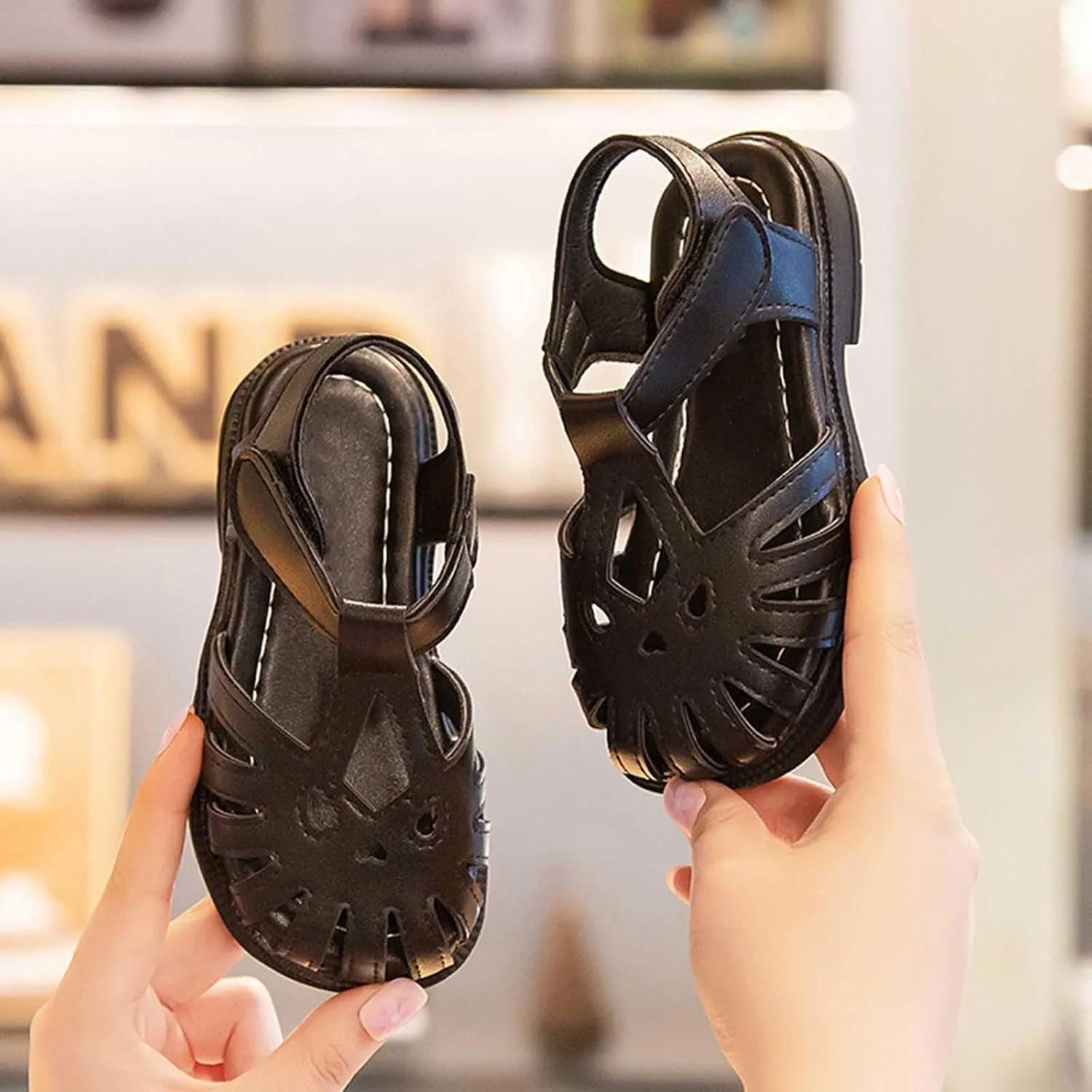 2025 Kids Sandals Comfortable Cut-Out Walking Footwear with Ankle Strap Summer Beach Vacation Slippers Indoor/Outdoor Breathable Slip-On Slides Fashion Boy Girls Dressy Casual Shoe
