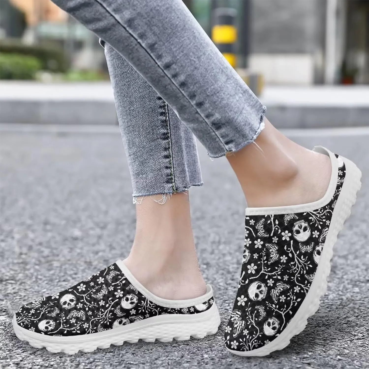 Art Skull Design Women Mesh Mules Memory Foam Flat Anti-Slip Fashion Sneakers Comfortable Slip-On Mule Garden Shoes