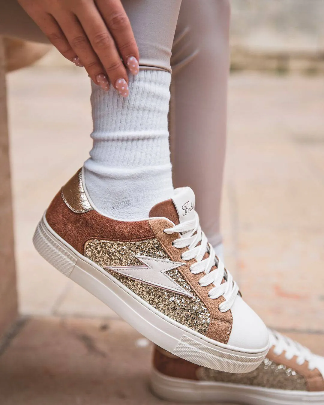 Basket femme éclair dorée à lacets - Lise