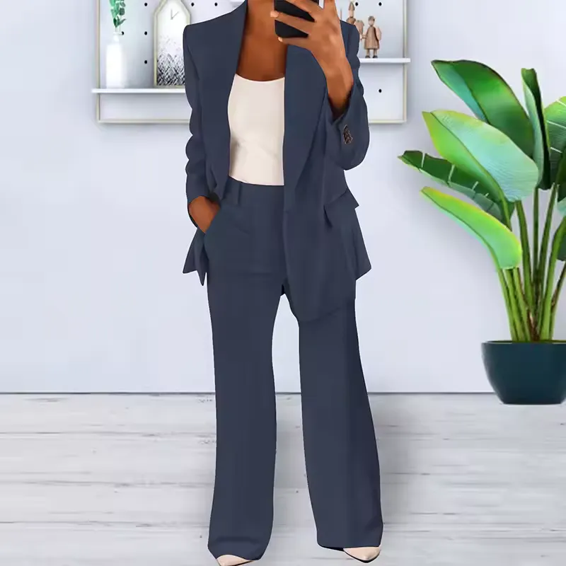 Julia - Stylish Two-Piece Blazer Ensemble