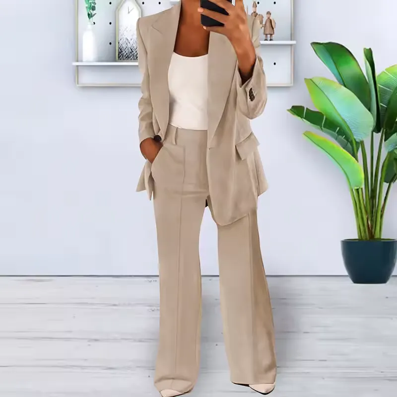 Julia - Stylish Two-Piece Blazer Ensemble