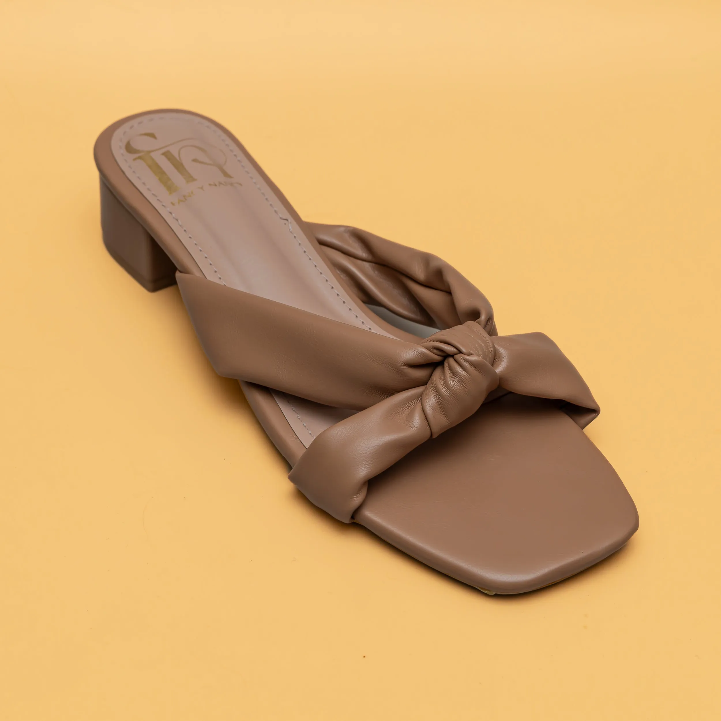 Knotty Heels-Nude