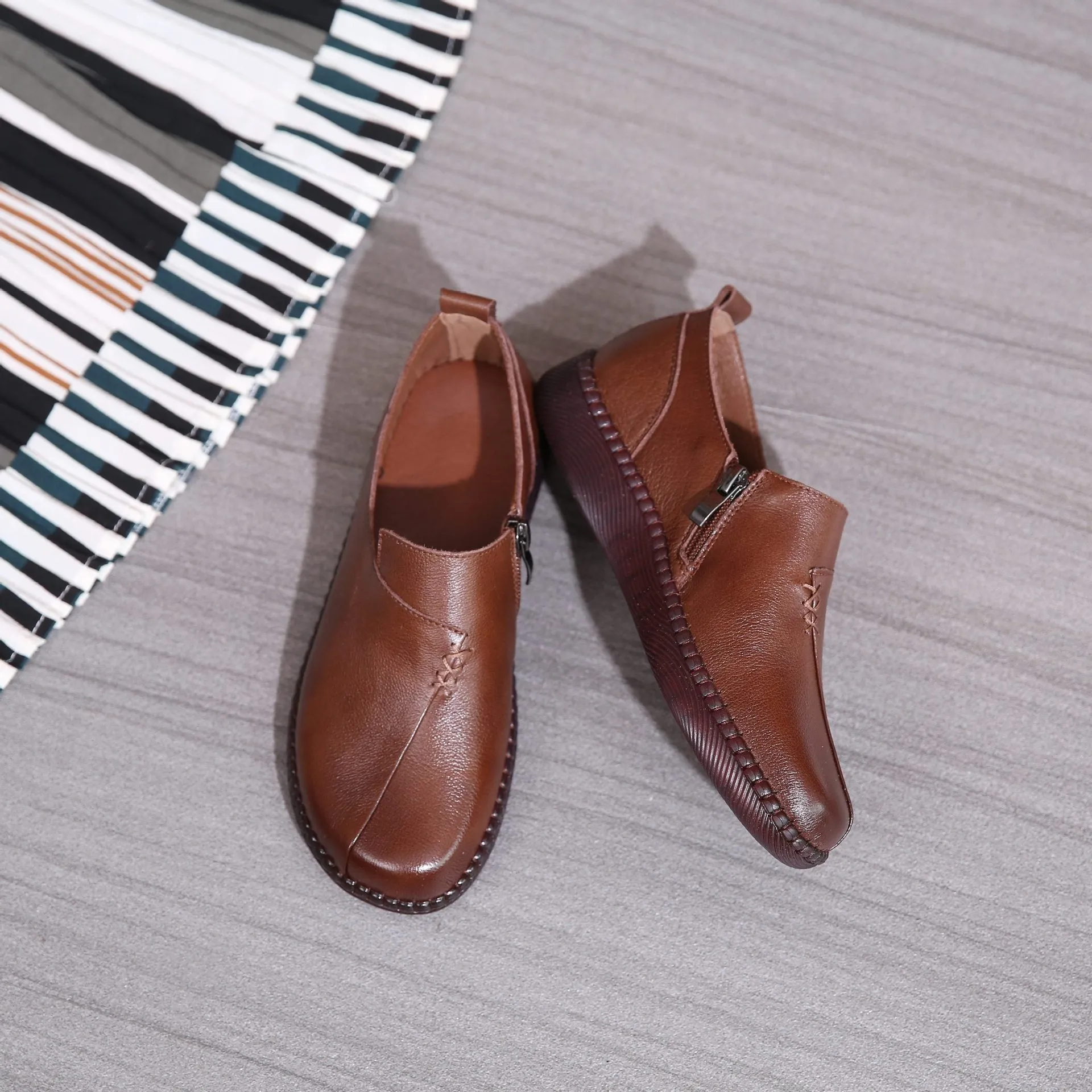 Nanccy Vintage Handmade Round Toe Soft Casual Shoes