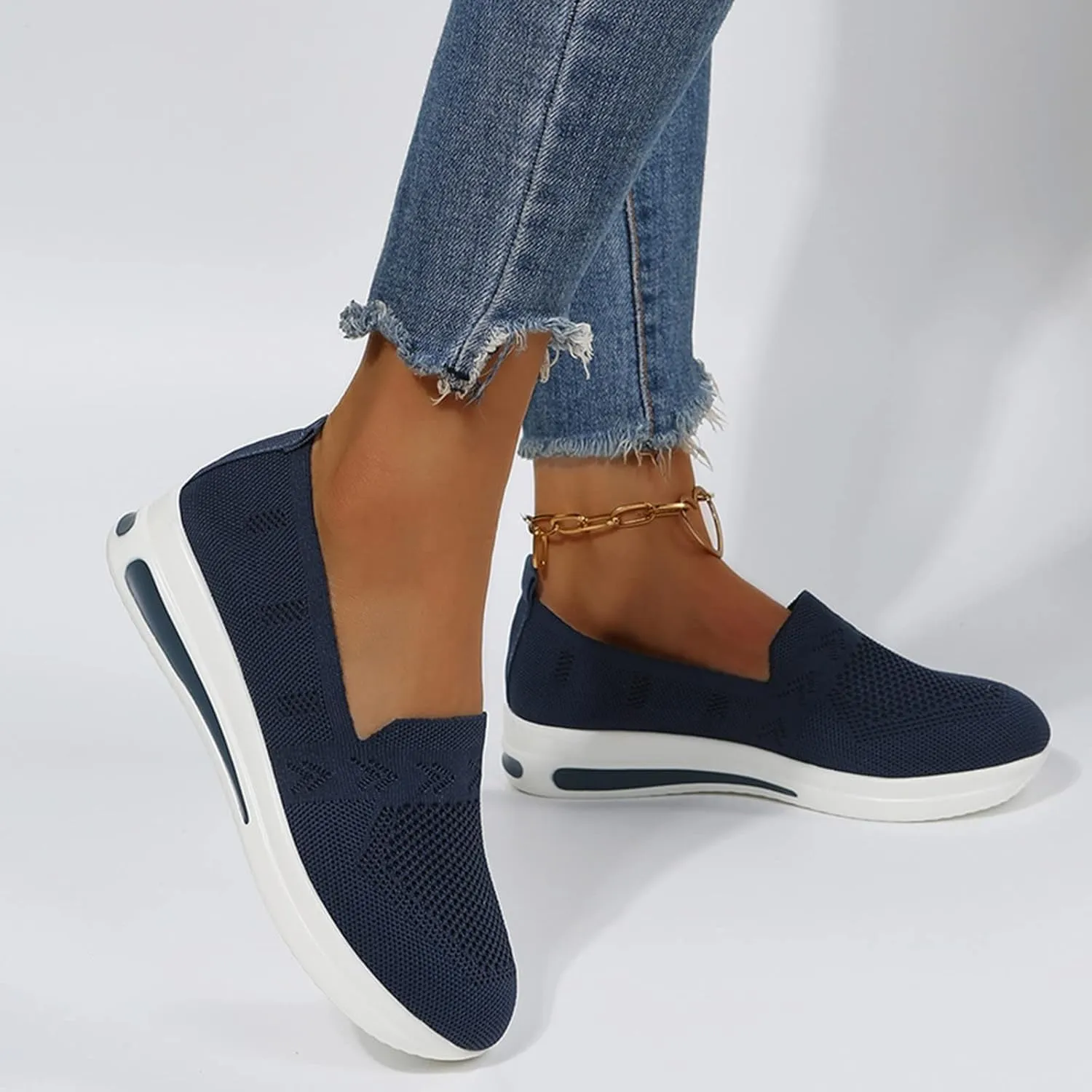 Women's Slip On Sneakers Shoes Closed Toe Walking Sneakers Thick Sole Running Hiking Sneaker Beach Summer Sandals