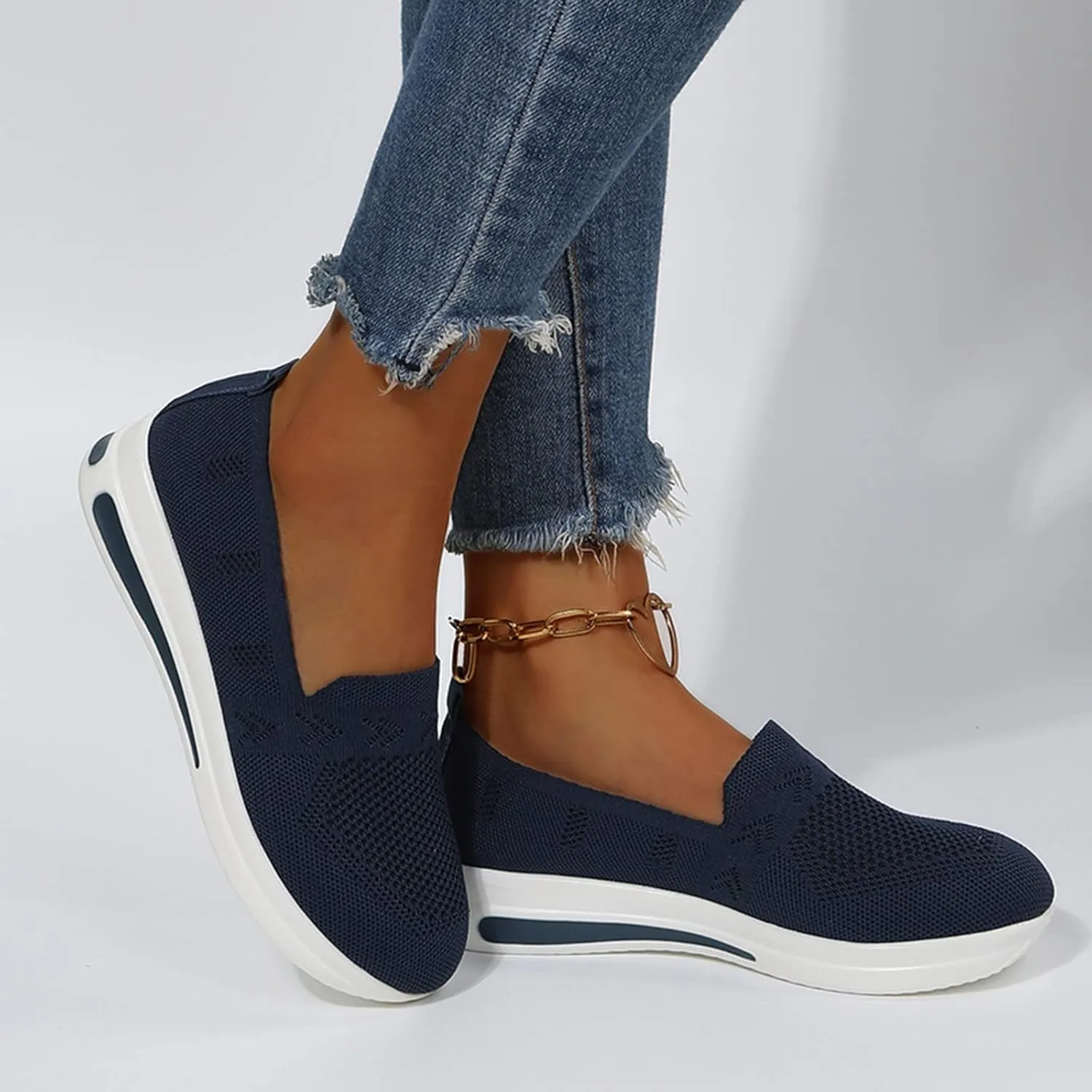 Women's Slip On Sneakers Shoes Closed Toe Walking Sneakers Thick Sole Running Hiking Sneaker Beach Summer Sandals